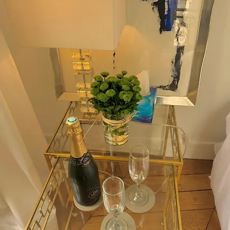 דירה Luxury With A View Of The Eiffel Tower *