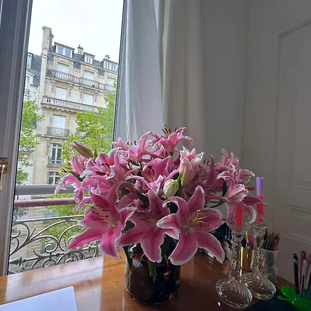 Luxury With A View Of The Eiffel Tower